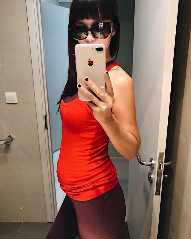 Siêu mẫu Hà Anh hạnh phúc khoe bụng bầu 5 tháng, gây chú ý với vóc dáng thon gọn