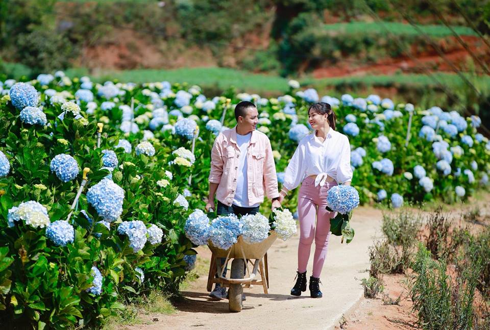 Tuổi U40, MC Hoàng Linh vẫn nhận mới tuổi đôi mươi bên chồng mới