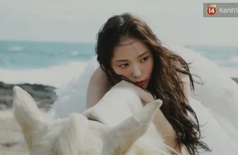 Hành trình nhan sắc của vợ Taeyang: Từ phẫu thuật thẩm mỹ đến nàng thơ sexy tới mức gây sốc Hành trình nhan sắc của vợ Taeyang: Từ phẫu thuật thẩm mỹ đến nàng thơ sexy tới mức gây sốc