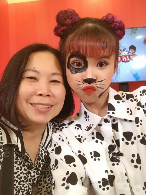 Tóc búi Na Tra chưa ngừng hot trong năm 2018, tiếp tục giúp sao Việt ăn gian tuổi cực đỉnh