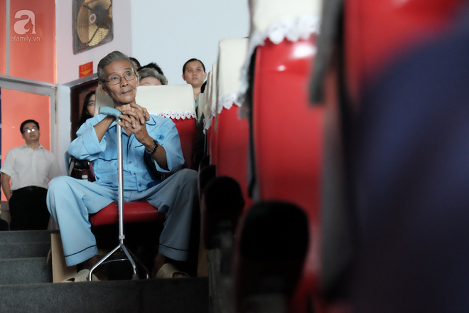 Hiến xác con trai cho y học cha mẹ bị miệng đời vu oan bán con để kiếm tiền