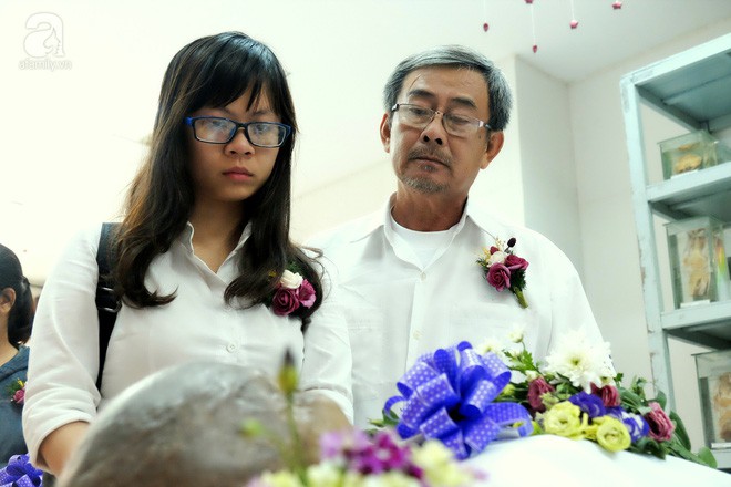 Hiến xác con trai cho y học cha mẹ bị miệng đời vu oan bán con để kiếm tiền