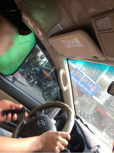 Mua ông ba mươi thật trong... thế giới ảo