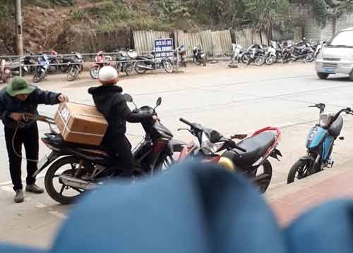 Muôn nẻo buôn lậu cận Tết: Đời cửu vạn ở những miền quê nghèo