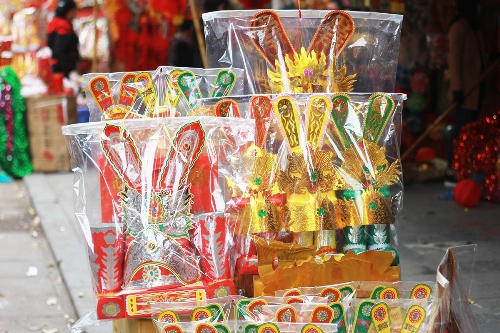 Phố vàng mã bán hàng mỏi tay ngày ông Công, ông Táo