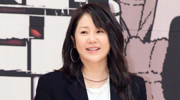 Á hậu béo của Hàn Quốc bất ngờ bị tố đánh đạo diễn, quát mắng nhân viên phim trường