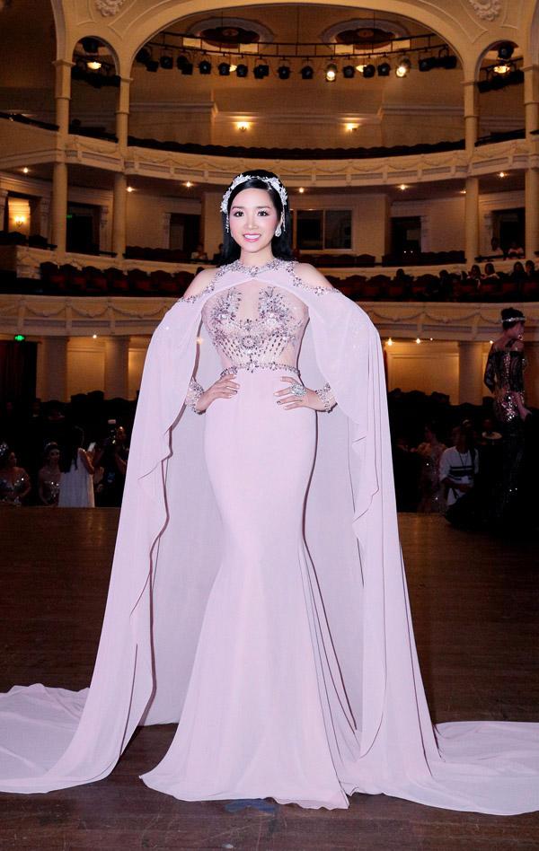 Nếu bị chê mặc đồ luộm thuộm thì chắc chắn bạn đã phạm phải 3 lỗi thời trang này!