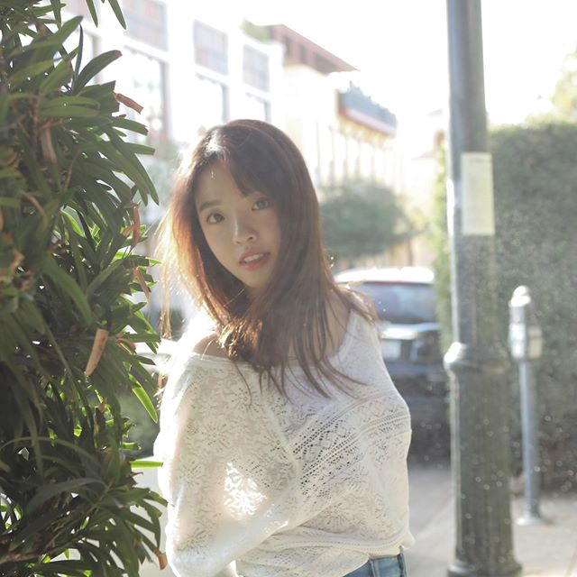 Tiểu thư 9X sở hữu tài sản kếch xù, được sao Trung Quốc nể trọng