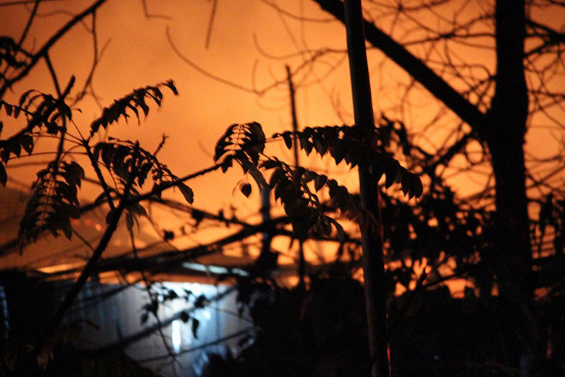 Hà Nội: Nhà xưởng bốc hỏa ngùn ngụt