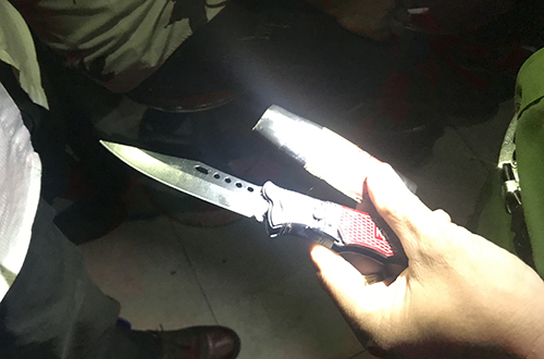 Cảnh sát phong toả hai quán bar, ngăn dân chơi Sài Gòn ném ma tuý