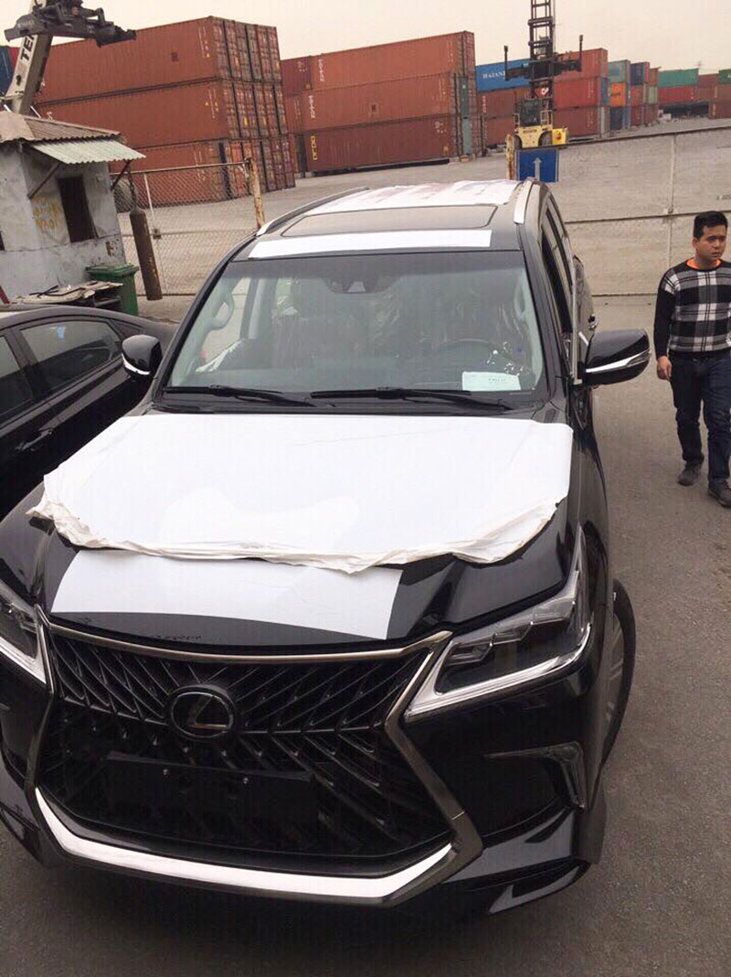 Lexus LX570 Super Sport 2018 đầu tiên về Việt Nam đón Tết