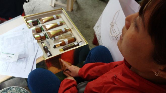 Hà Nội: Khách hàng tố Spa mồi chài bán trả góp bộ mỹ phẩm với giá khủng