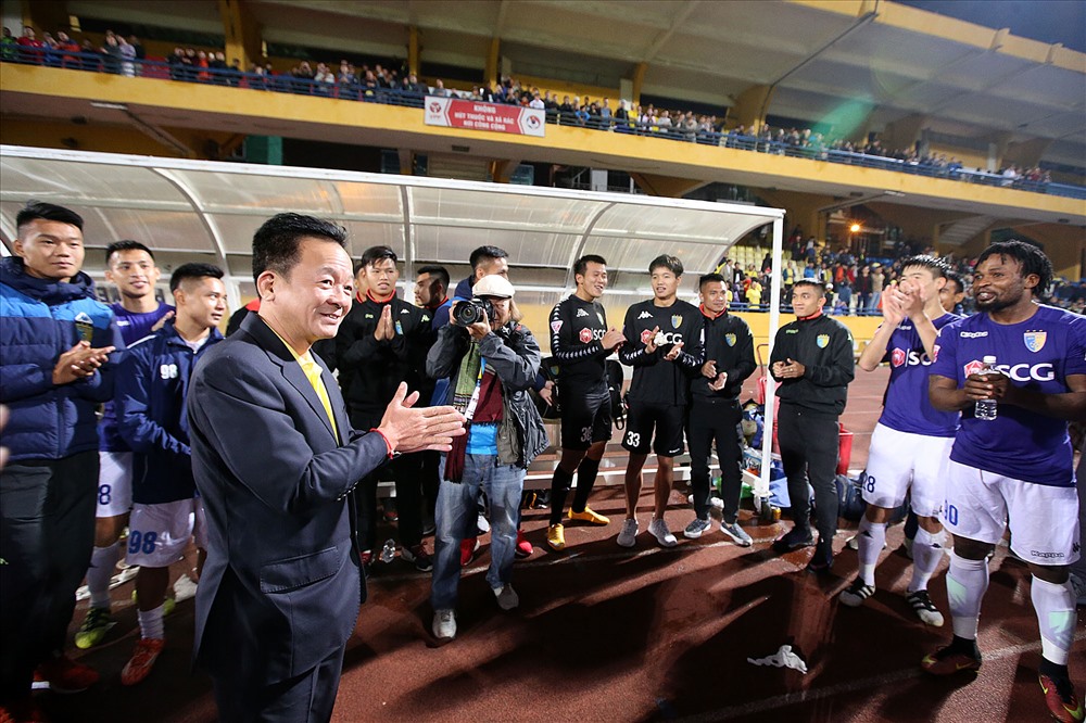 Bầu Hiển thưởng 3 tỷ đồng cho 6 tuyển thủ U23 Việt Nam