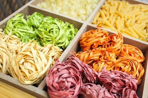 Bán bánh tráng, mì trứng… thu gần 80 tỷ mỗi tháng