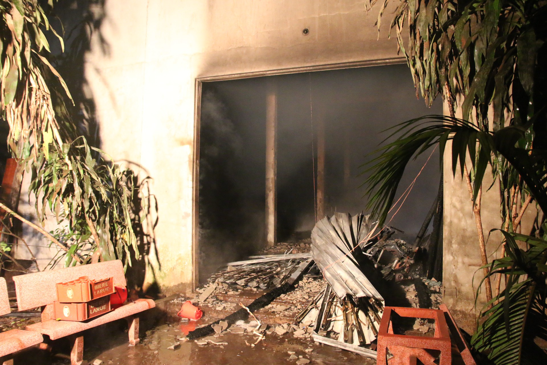 Đà Nẵng: Cháy lớn tại xưởng gỗ, hàng trăm cảnh sát PCCC được huy động dập lửa