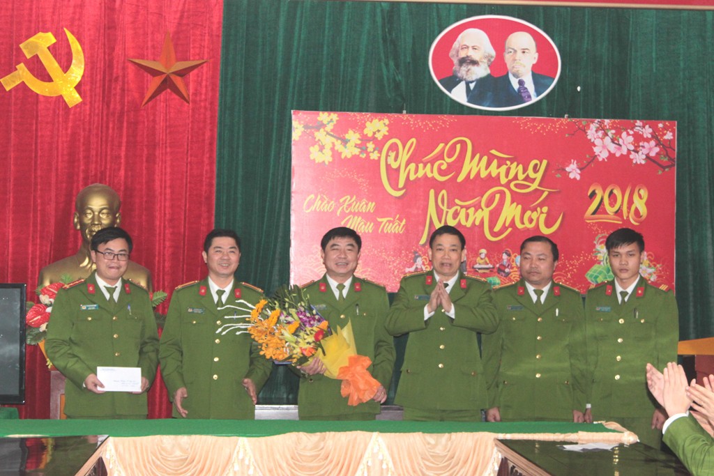 Dùng dao chém người rồi bỏ trốn, đối tượng xin được ăn bát cơm cuối cùng trước khi bị bắt