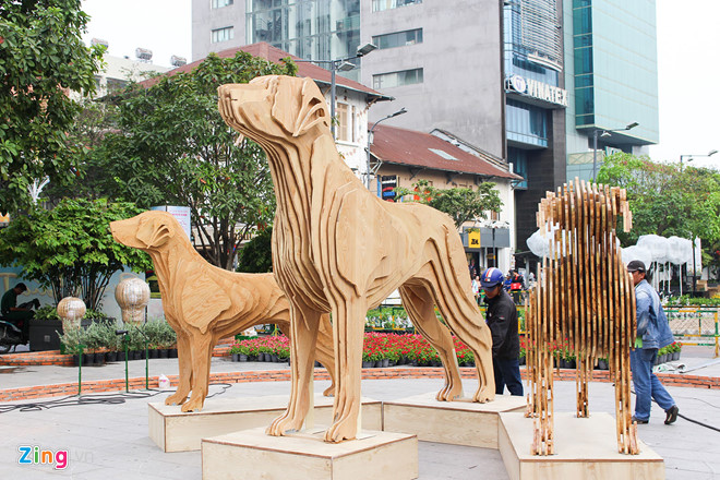 Cấp tập hoàn thiện đường hoa Tết Mậu Tuất 2018 ở phố đi bộ Nguyễn Huệ