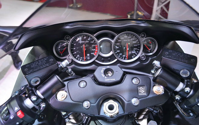 Cận cảnh thần gió 2018 Suzuki Hayabusa trong thực tế