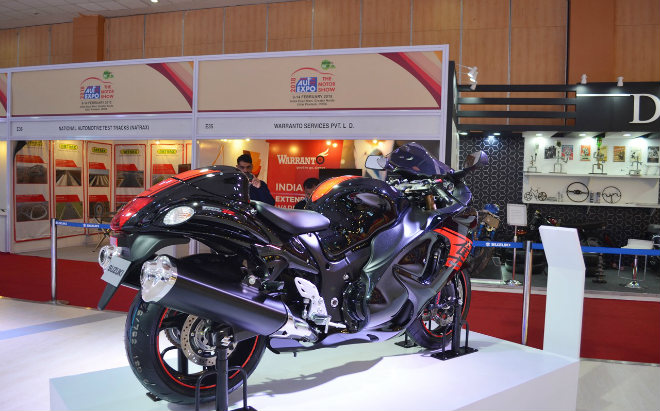 Cận cảnh thần gió 2018 Suzuki Hayabusa trong thực tế