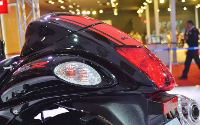 Cận cảnh thần gió 2018 Suzuki Hayabusa trong thực tế