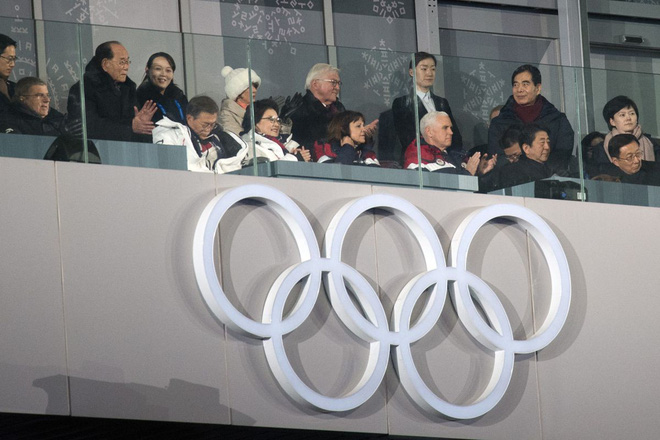 Được xếp ngồi cùng bàn với đại diện Triều Tiên, Phó TT Mỹ bỏ tiệc tối tại Thế vận hội