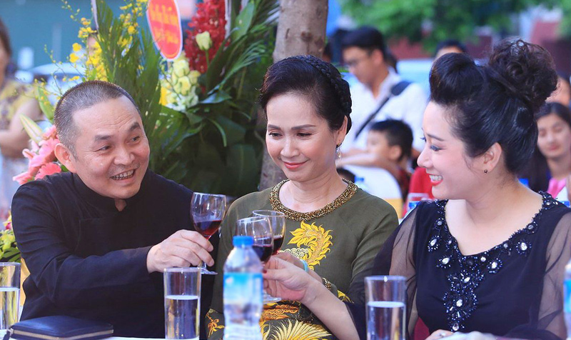 Vua hài đất Bắc Xuân Hinh giàu có cỡ nào?