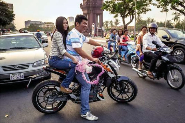 Lễ Tình nhân, cảnh sát Campuchia chặn cửa nhà nghỉ