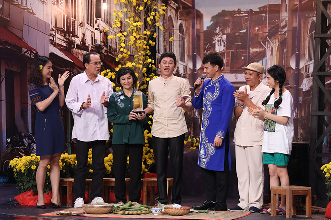 Hòa Minzy làm ngơ khi chuyện tình với Công Phượng bị đưa lên Ơn giời