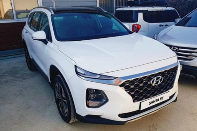 Hyundai Santa Fe 2019 xuất hiện tại đại lý, giá từ 26.000 USD Hyundai Santa Fe 2019 xuất hiện tại đại lý, giá từ 26.000 USD