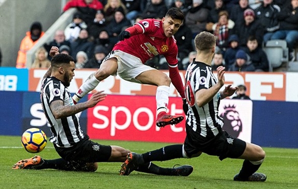 Mourinho nối dài thành tích tệ hại trên sân Newcastle