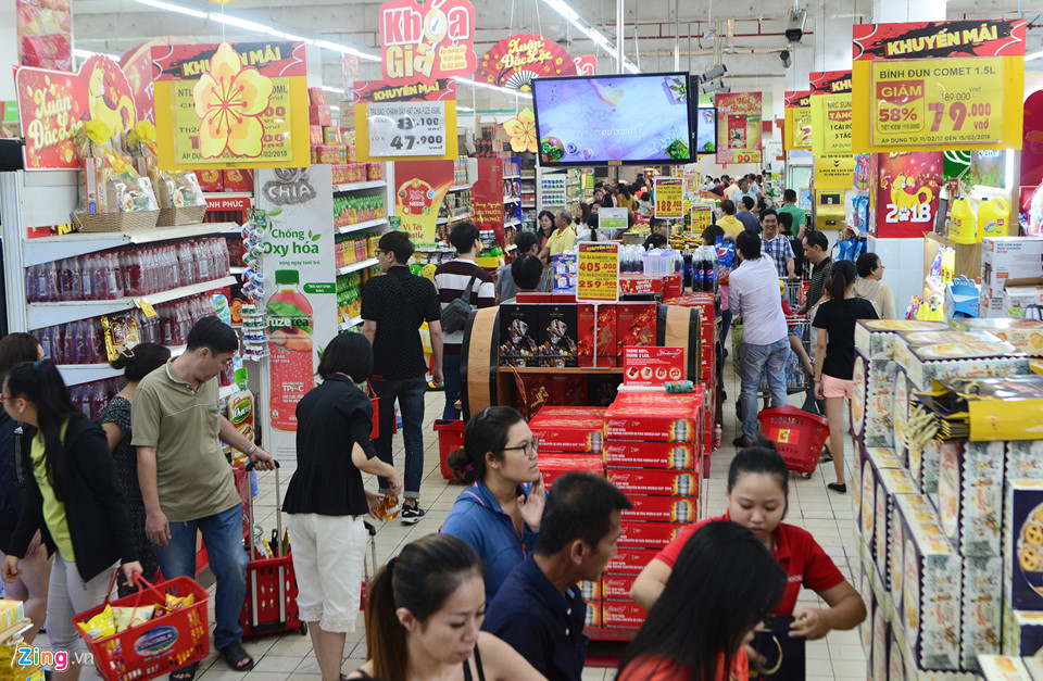 Sắm Tết ngày chủ nhật cuối cùng của năm: Mất gần cả giờ để trả tiền