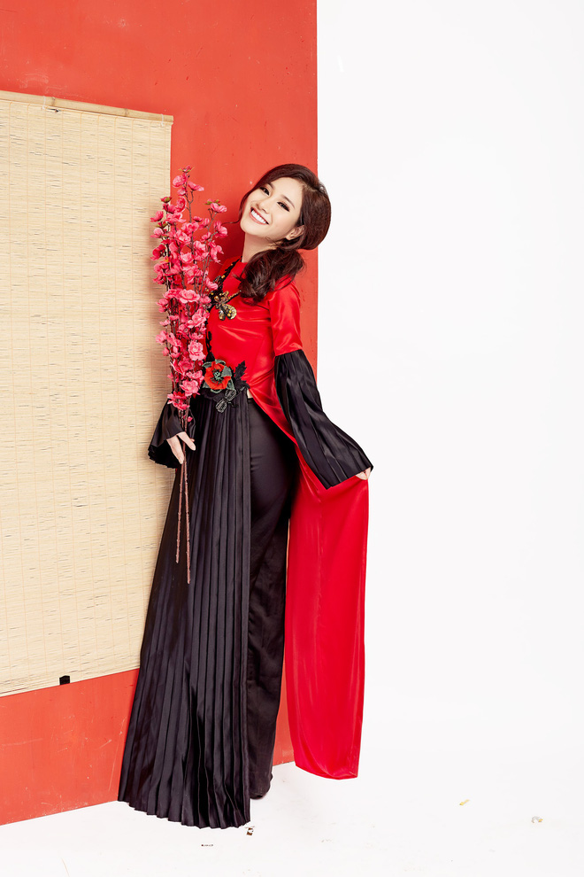 Ngọc nữ Bolero Tố My khoe vẻ gợi cảm trong bộ hình đón Tết