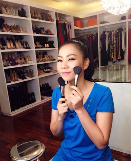 Sốc với những tủ đồ trị giá bạc tỷ của Hồ Ngọc Hà, Ngọc Trinh...