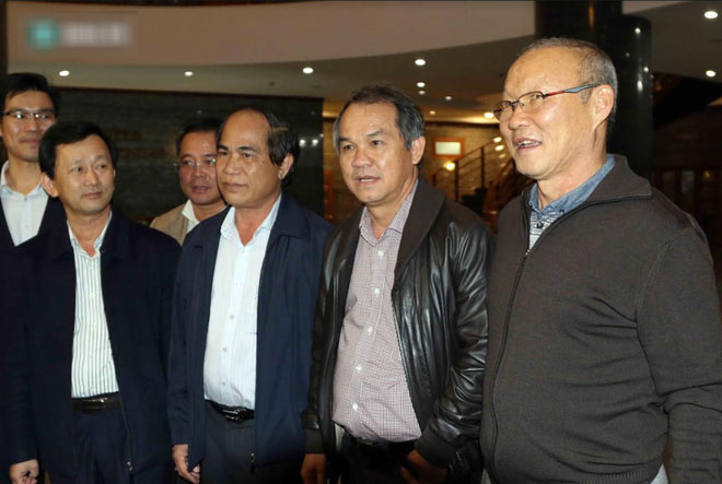 Bầu Đức nhận tin không thể vui hơn nhờ công mang HLV Park Hang-seo về Việt Nam