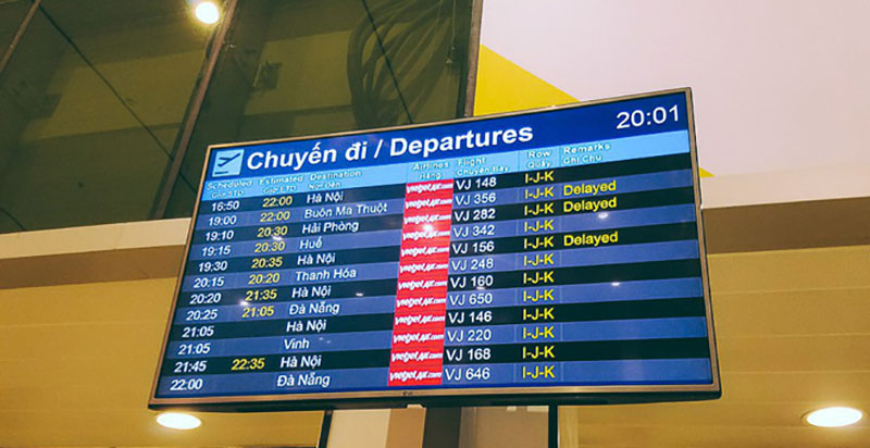Hành khách phát khóc vì đi máy bay Tết còn khổ hơn xe đò: dăm lần bảy lượt delay, vạ vật cả ngày đợi chờ mòn mỏi Hành khách phát khóc vì đi máy bay Tết còn khổ hơn xe đò: dăm lần bảy lượt delay, vạ vật cả ngày đợi chờ mòn mỏi