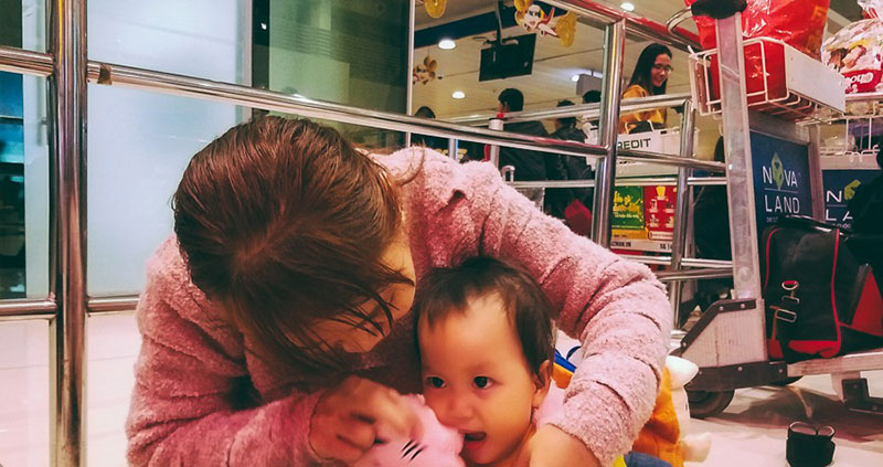 Hành khách phát khóc vì đi máy bay Tết còn khổ hơn xe đò: dăm lần bảy lượt delay, vạ vật cả ngày đợi chờ mòn mỏi