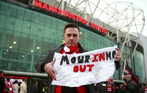 CĐV Man Utd đòi sa thải Mourinho