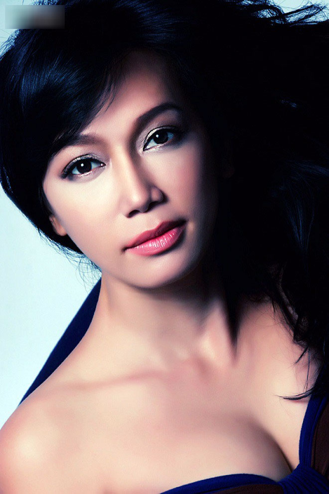 Á hậu, diễn viên Kim Khánh: Nghệ sĩ đi show tỉnh, hay bị sờ soạng rất khổ