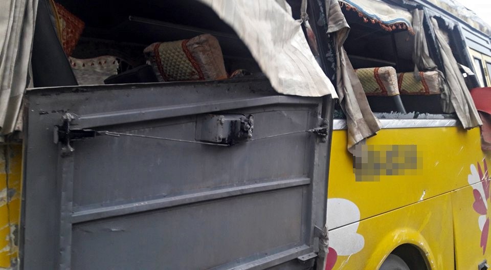 Chùm ảnh: Hiện trường vụ lật xe kinh hoàng ngày giáp Tết khiến 2 người chết, 11 người bị thương ở Đà Nẵng