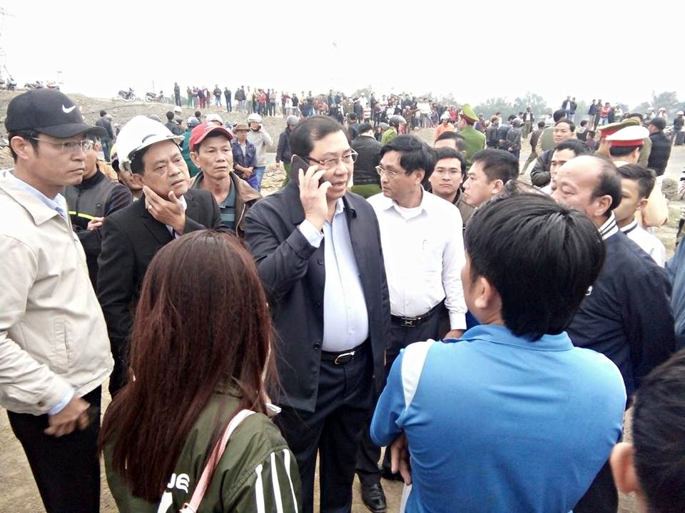 Chùm ảnh: Hiện trường vụ lật xe kinh hoàng ngày giáp Tết khiến 2 người chết, 11 người bị thương ở Đà Nẵng