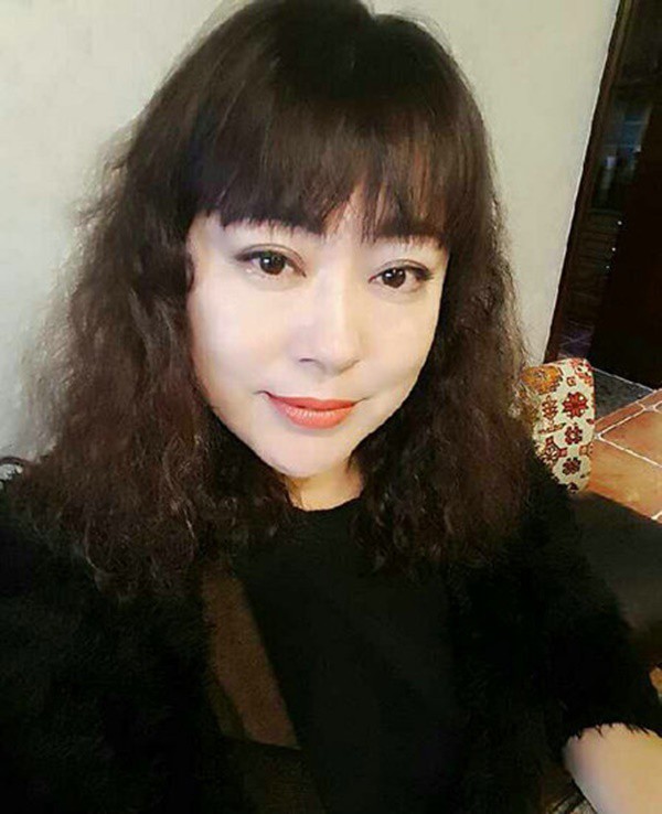 Người đẹp ngàn cân bị chồng bỏ vì quá béo, lột xác xinh đẹp cưới mỹ nam kém 15 tuổi Người đẹp ngàn cân bị chồng bỏ vì quá béo, lột xác xinh đẹp cưới mỹ nam kém 15 tuổi