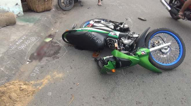 Thanh niên bị kính ô tô cứa cổ sau va chạm khủng khiếp