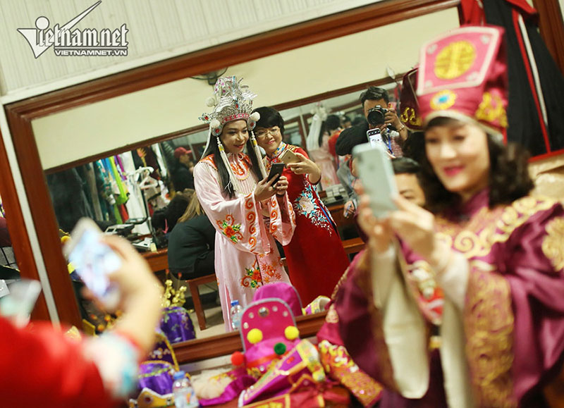 Độc quyền: Lặng người khi xem hình hậu trường Táo quân 2018