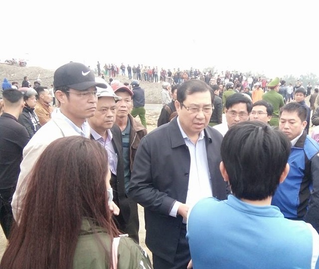 Chủ tịch Đà Nẵng hỗ trợ nạn nhân trên chuyến xe về Tết bị lật