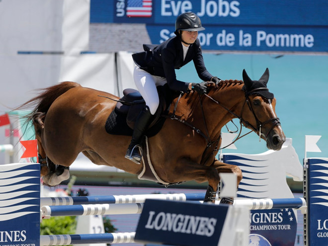 Con gái 19 tuổi xinh đẹp và tài giỏi của Steve Jobs