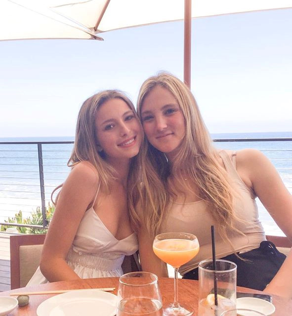 Con gái 19 tuổi xinh đẹp và tài giỏi của Steve Jobs