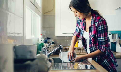 Nỗi buồn khó nói của những người đi giúp việc nhà ngày Tết