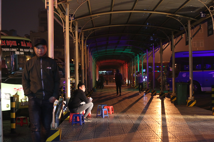 Bến xe Hà Nội vắng tanh ngày giáp Tết