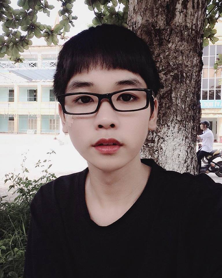 Cậu bạn cosplay Taylor Swift dạo chợ Tết, diễn sâu đến nỗi fangirl bật khóc vì tưởng thật