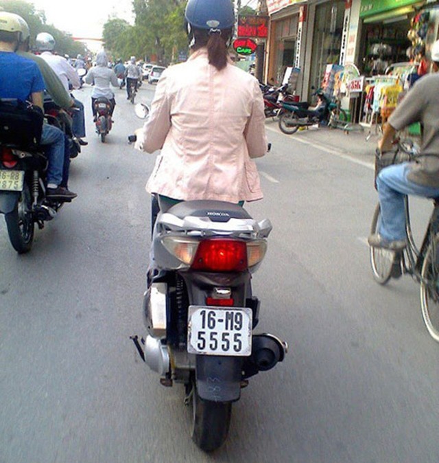 Dàn xe SH biển khủng, giá chát tại Việt Nam